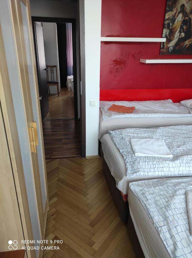 Apartment Maximilian Bratislava Eksteriør bilde