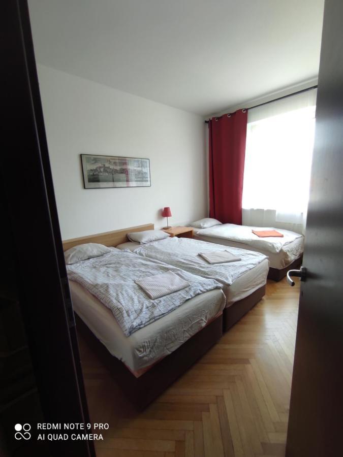 Apartment Maximilian Bratislava Eksteriør bilde