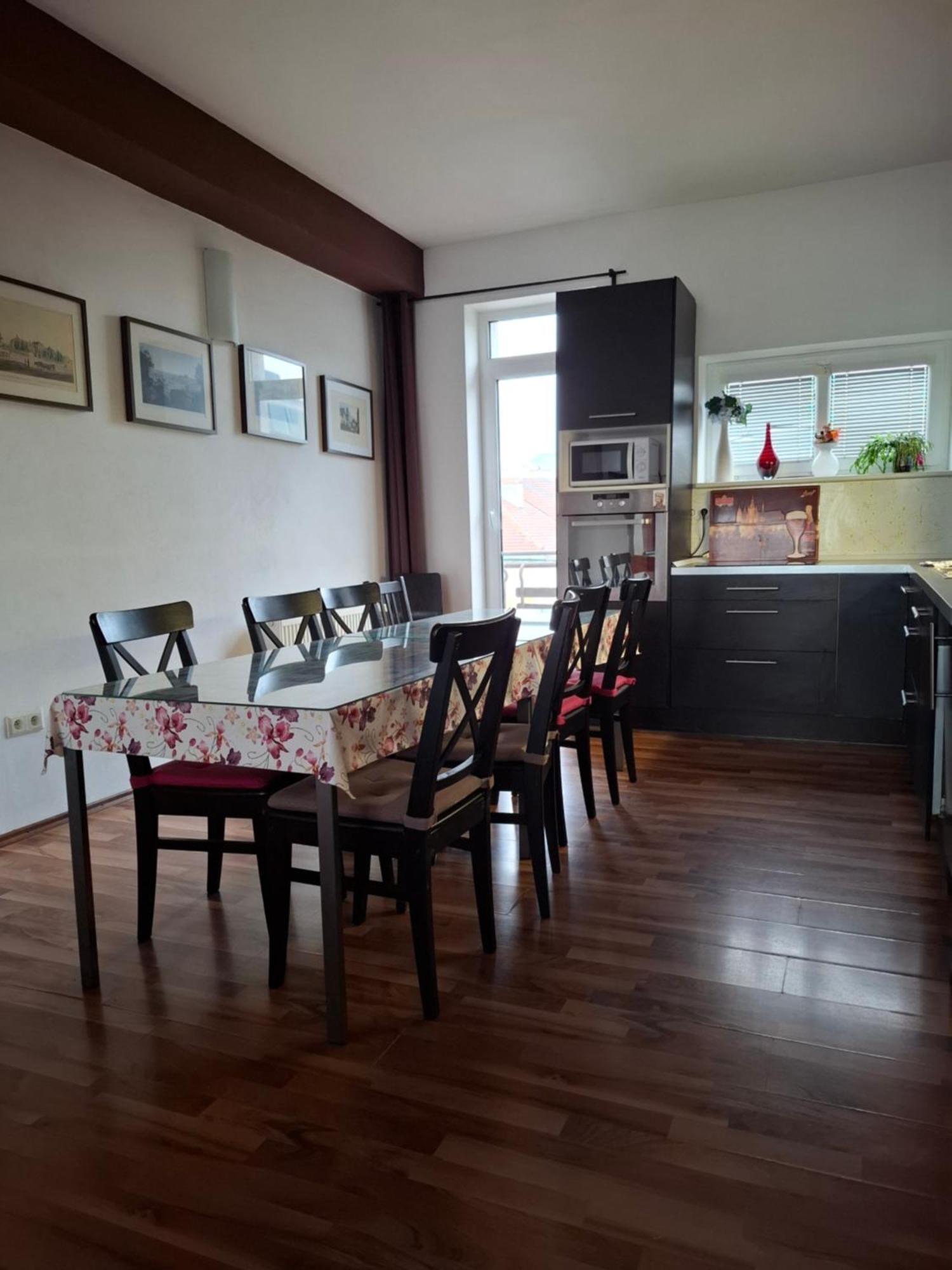 Apartment Maximilian Bratislava Eksteriør bilde