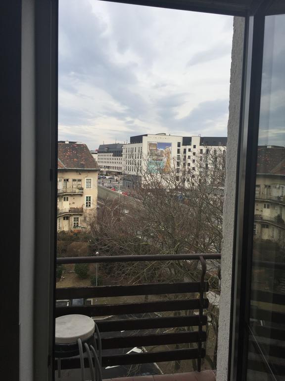 Apartment Maximilian Bratislava Eksteriør bilde