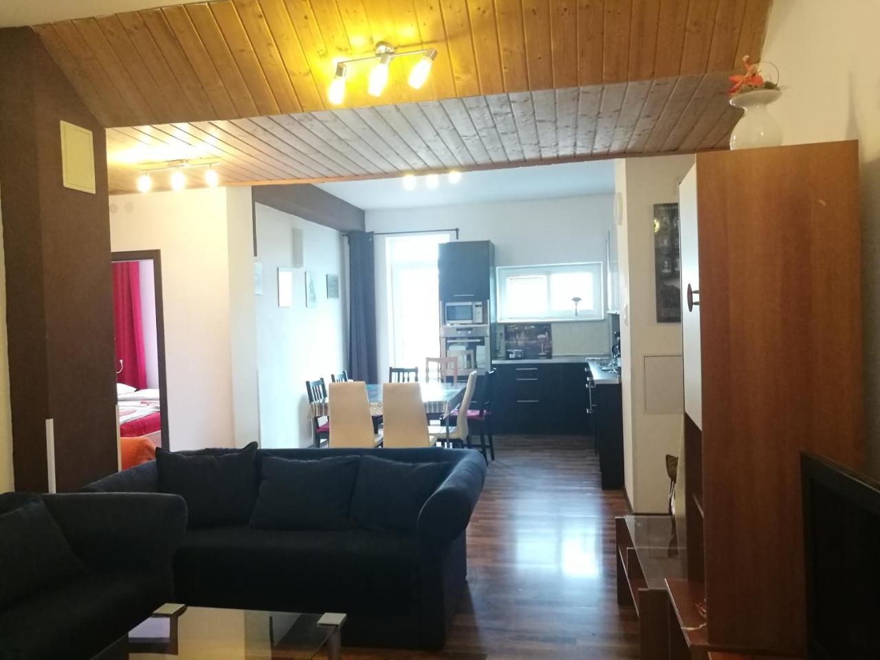 Apartment Maximilian Bratislava Eksteriør bilde